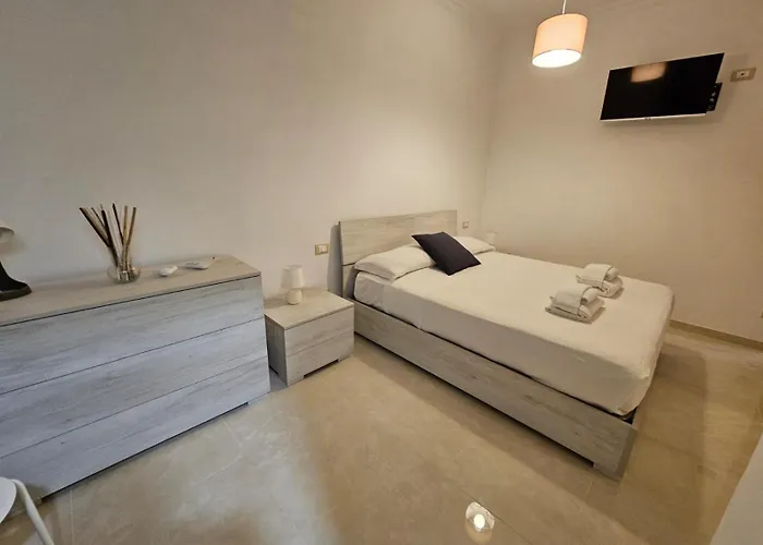 Stendardi's House - By Be Your Rom